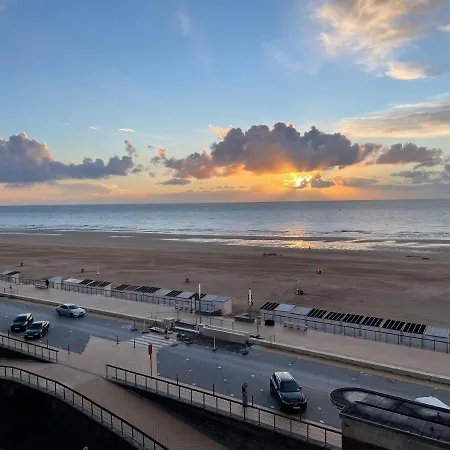 Seaview Penthouse דירה *